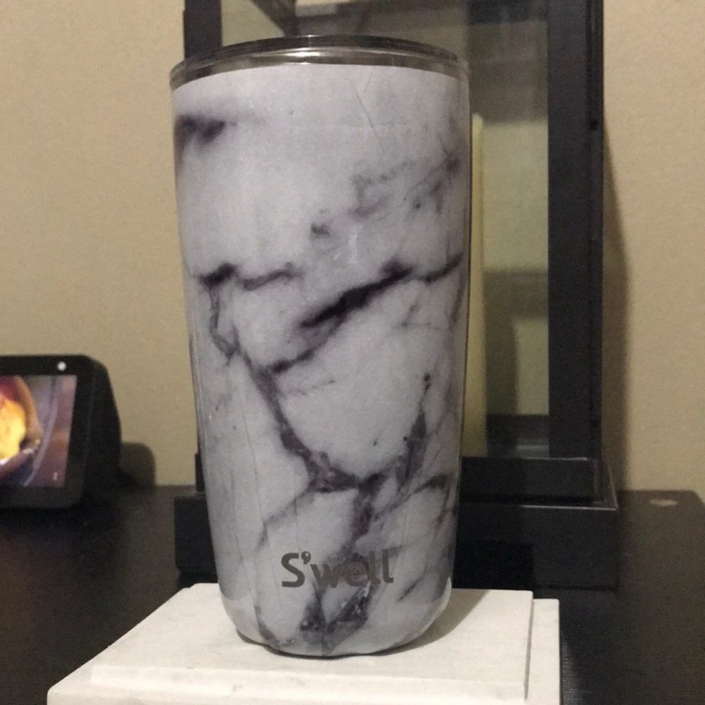 Swell cup with lid